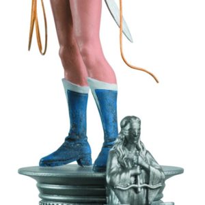 DC SUPERHERO CHESS FIGURE COLLECTOR’S MAGAZINE #34: JLA: Wonder Woman (White Queen)