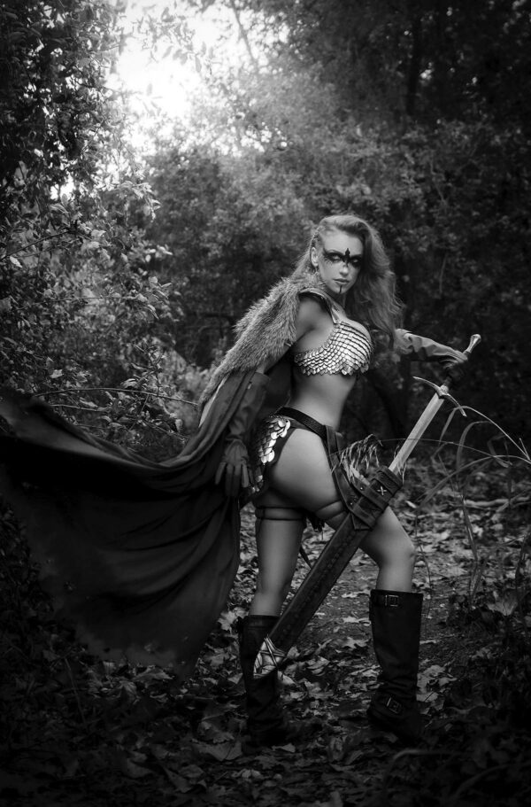 RED SONJA: BLACK WHITE RED #7: Gracie the Cosplay Lass B&W virgin Cosplay cover K